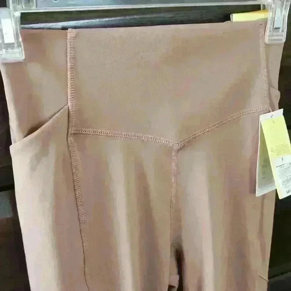 Nwt: all in motion Ultra High Rise Legging Size: S Color: Taupe - Picture 5 of 6